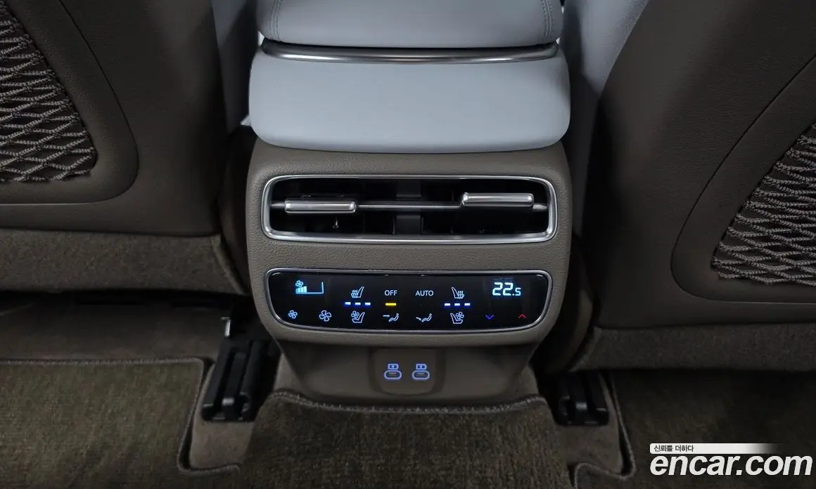 Genesis GV70 2024 2.5 автомат (гидро), фото 25