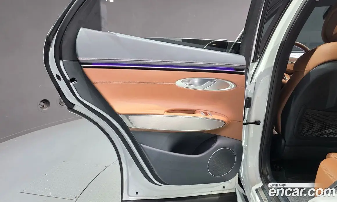 Genesis GV70 2026 2.5 автомат (гидро), фото 15 Genesis GV70 2026 2.5 автомат (гидро), фото 15