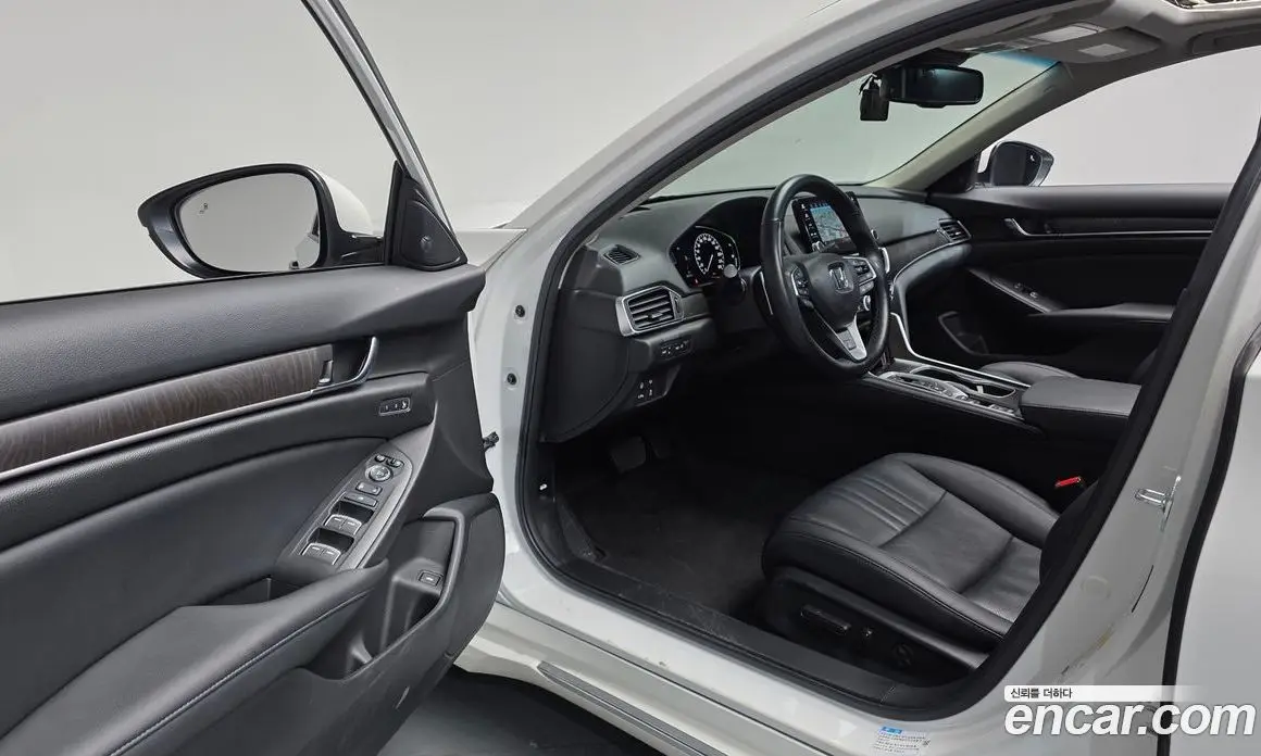 Honda Accord 2021 2.0 автомат (гидро), фото 12