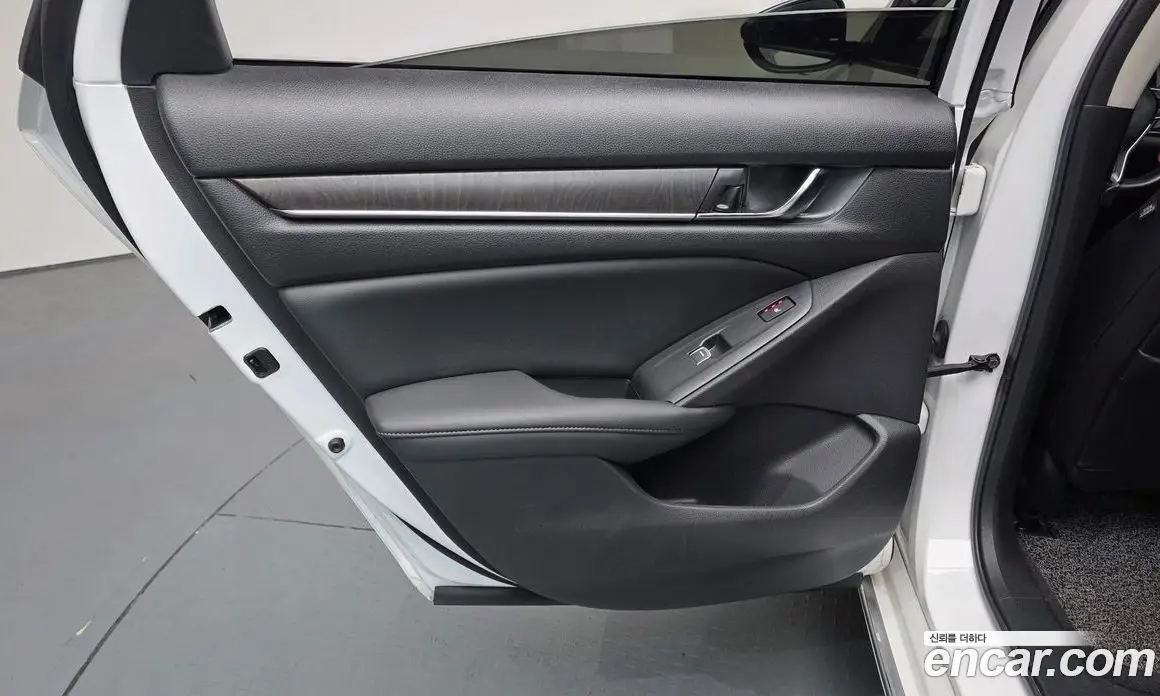 Honda Accord 2021 2.0 автомат (гидро), фото 14