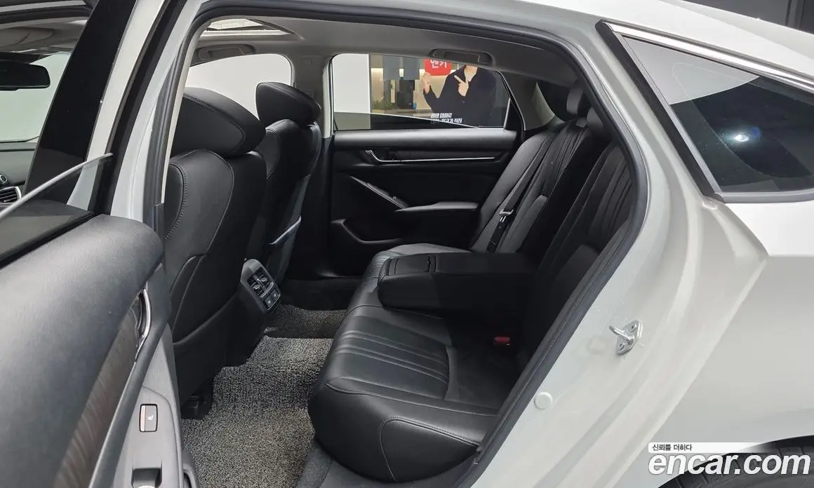 Honda Accord 2021 2.0 автомат (гидро), фото 15