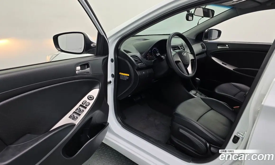 Hyundai Accent 2015 1.4 автомат (гидро), фото 13
