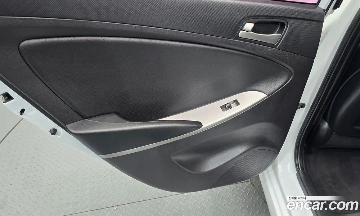 Hyundai Accent 2015 1.4 автомат (гидро), фото 15