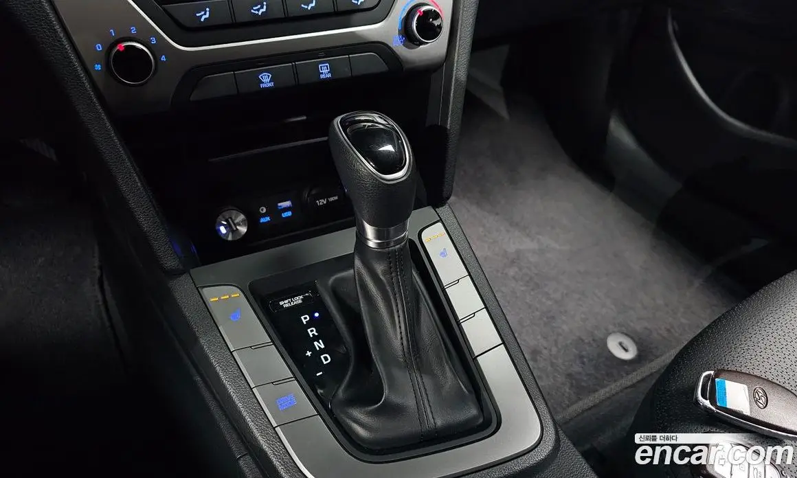 Hyundai Avante 2018 1.6 автомат (гидро), фото 11