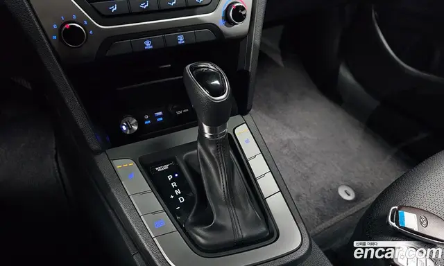 Hyundai Avante 2018 1.6 автомат (гидро), миниатюра 11