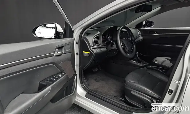 Hyundai Avante 2018 1.6 автомат (гидро), миниатюра 12