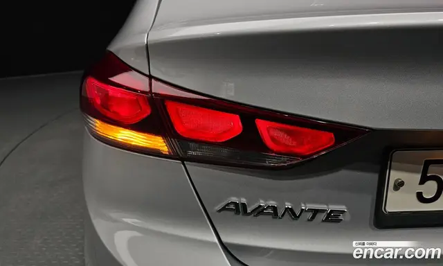 Hyundai Avante 2018 1.6 автомат (гидро), миниатюра 8