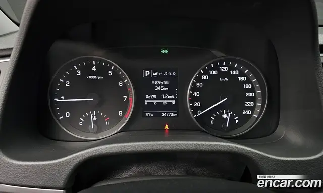 Hyundai Avante 2018 1.6 автомат (гидро), миниатюра 10