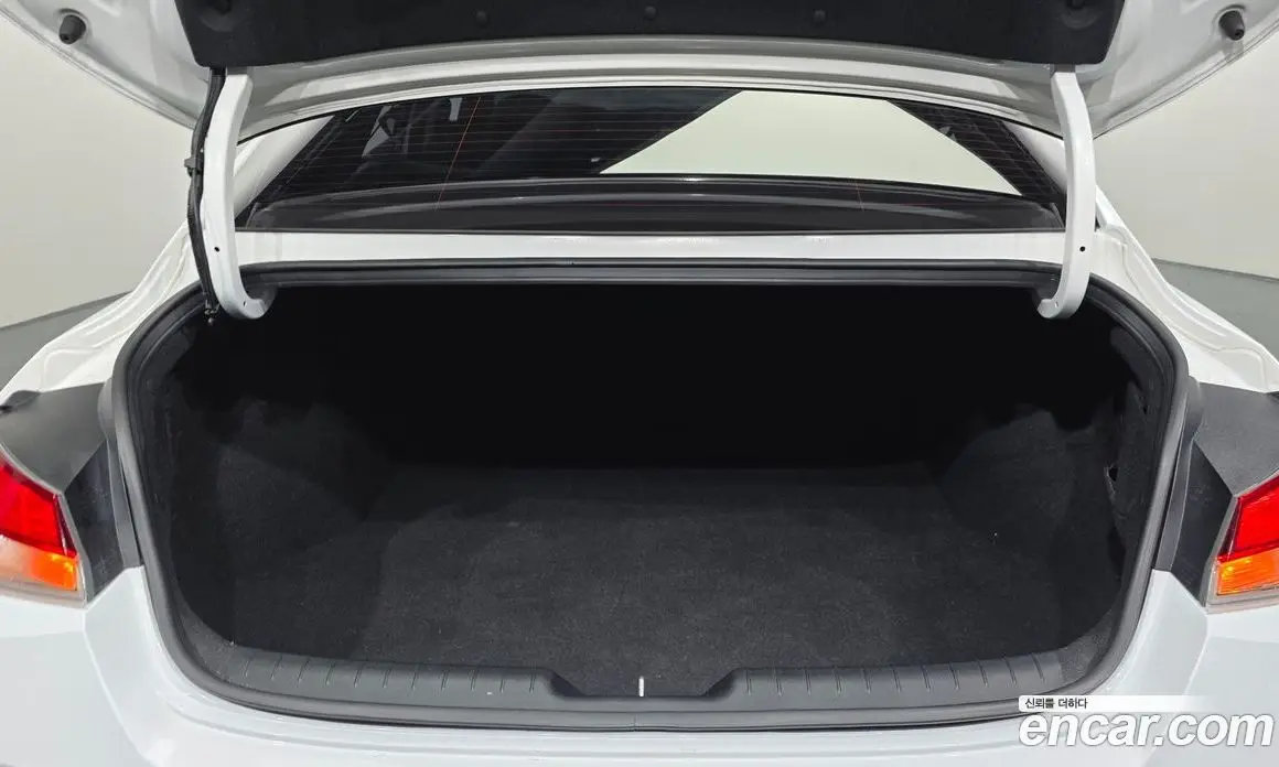 Hyundai Avante 2021 1.6 автомат (гидро), фото 24