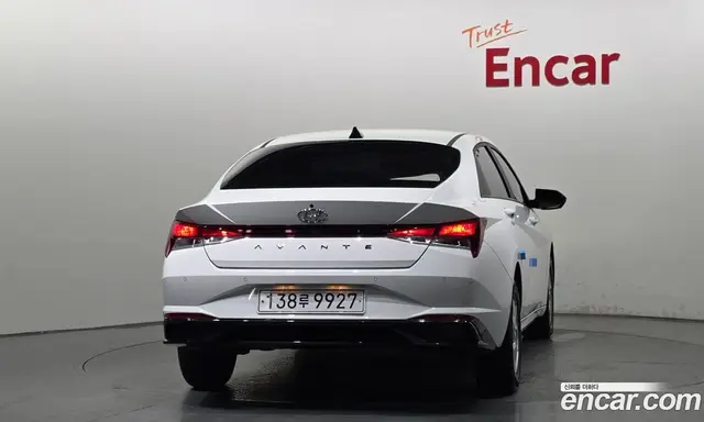 Hyundai Avante 2021 1.6 автомат (гидро), миниатюра 4