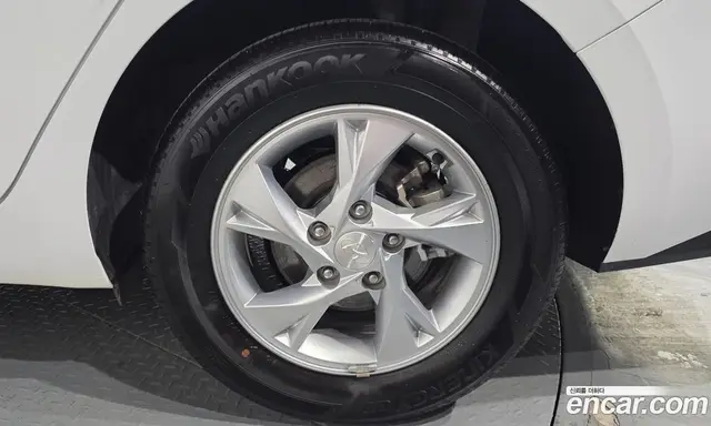 Hyundai Avante 2021 1.6 автомат (гидро), миниатюра 7