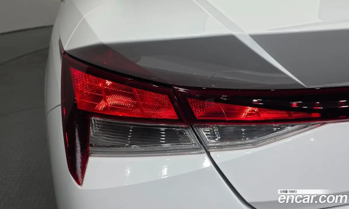Hyundai Avante 2021 1.6 автомат (гидро), фото 9
