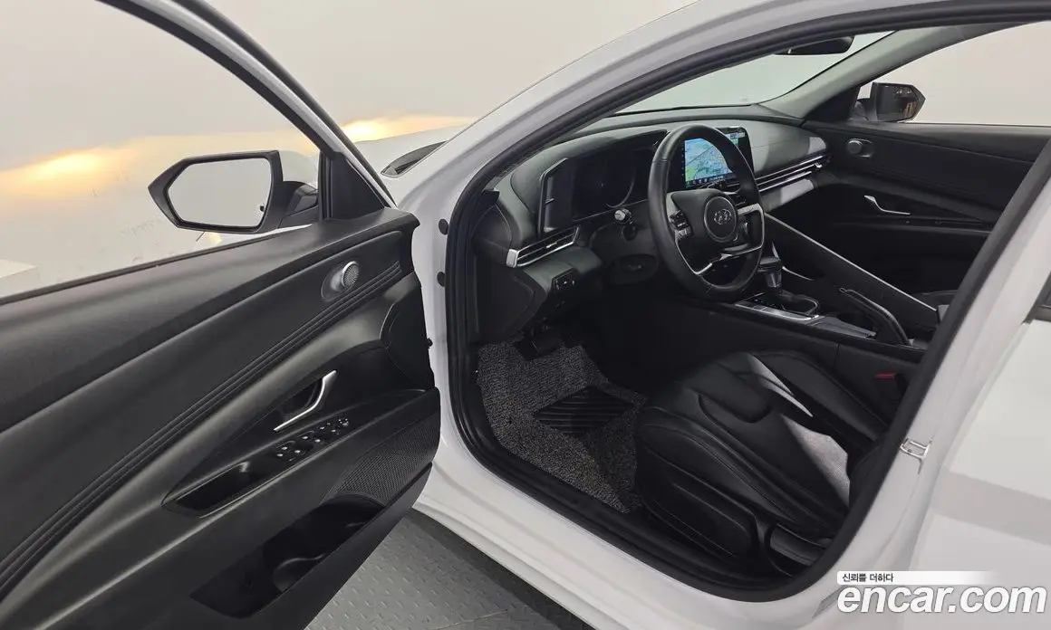 Hyundai Avante 2021 1.6 автомат (гидро), фото 13
