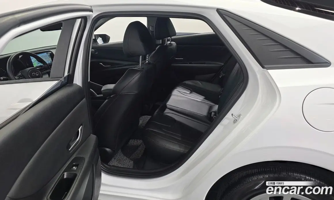 Hyundai Avante 2021 1.6 автомат (гидро), фото 17