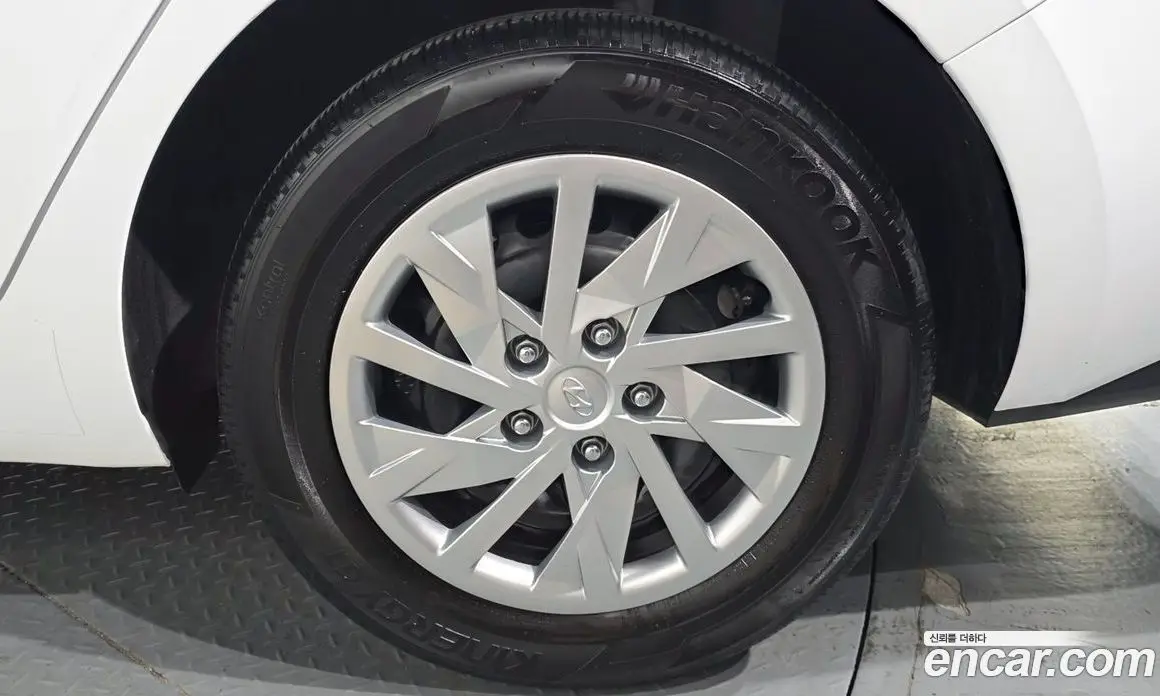 Hyundai Avante 2021 1.6 автомат (гидро), фото 7