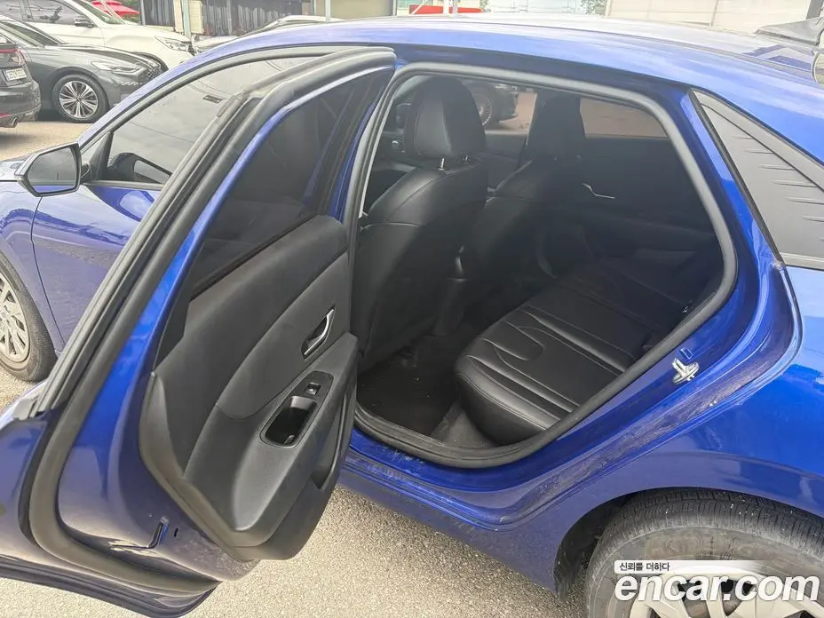 Hyundai Avante 2021 1.6 автомат (гидро), фото 14