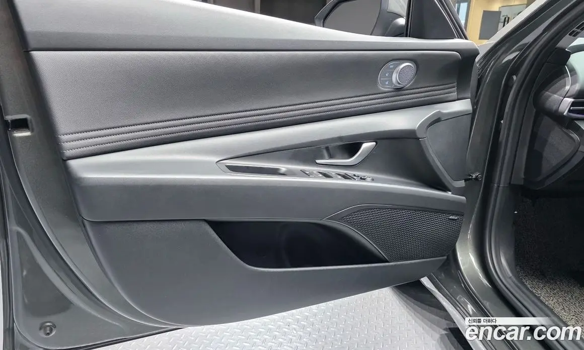 Hyundai Avante 2023 1.6 автомат (гидро), фото 14