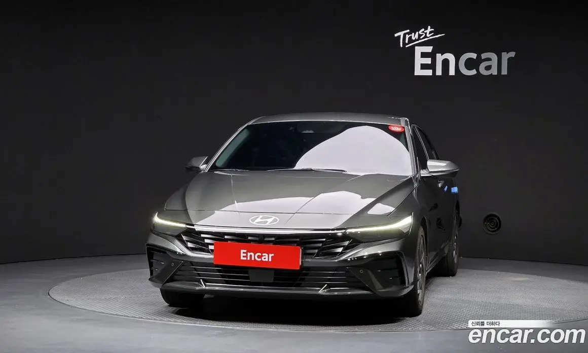 Hyundai Avante 2023 1.6 автомат (гидро), фото 3