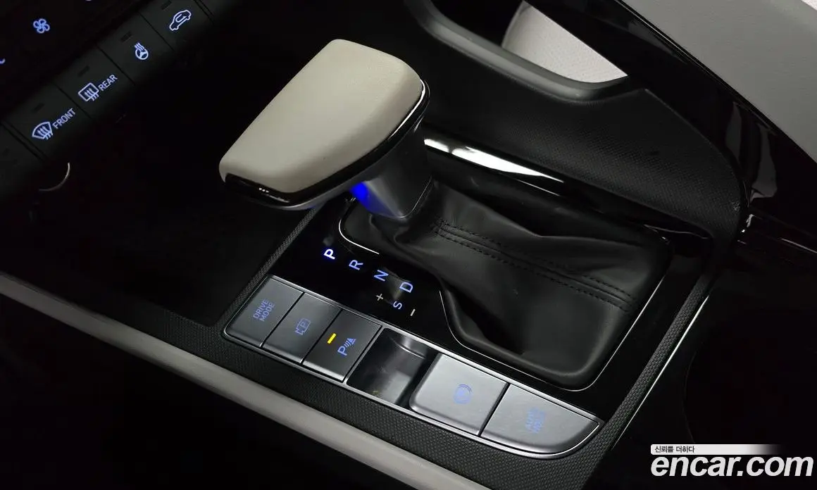 Hyundai Avante 2023 1.6 автомат (гидро), фото 12