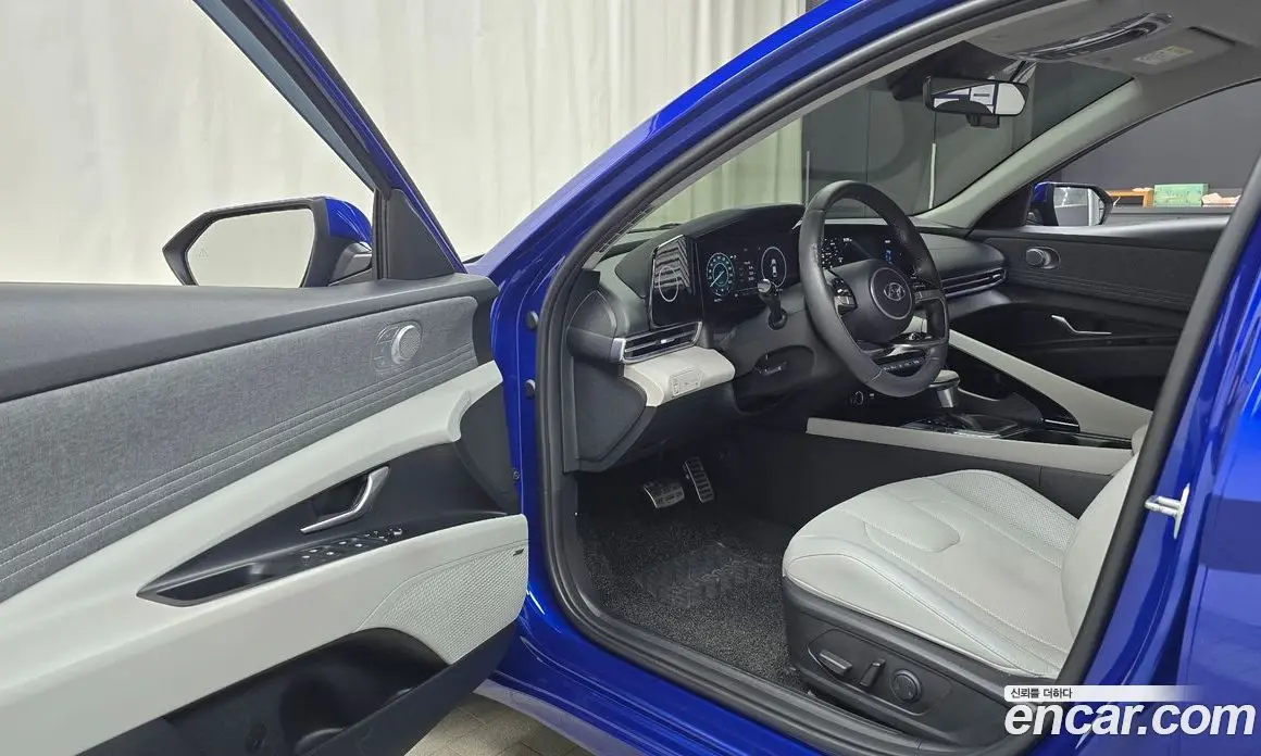 Hyundai Avante 2023 1.6 автомат (гидро), фото 13