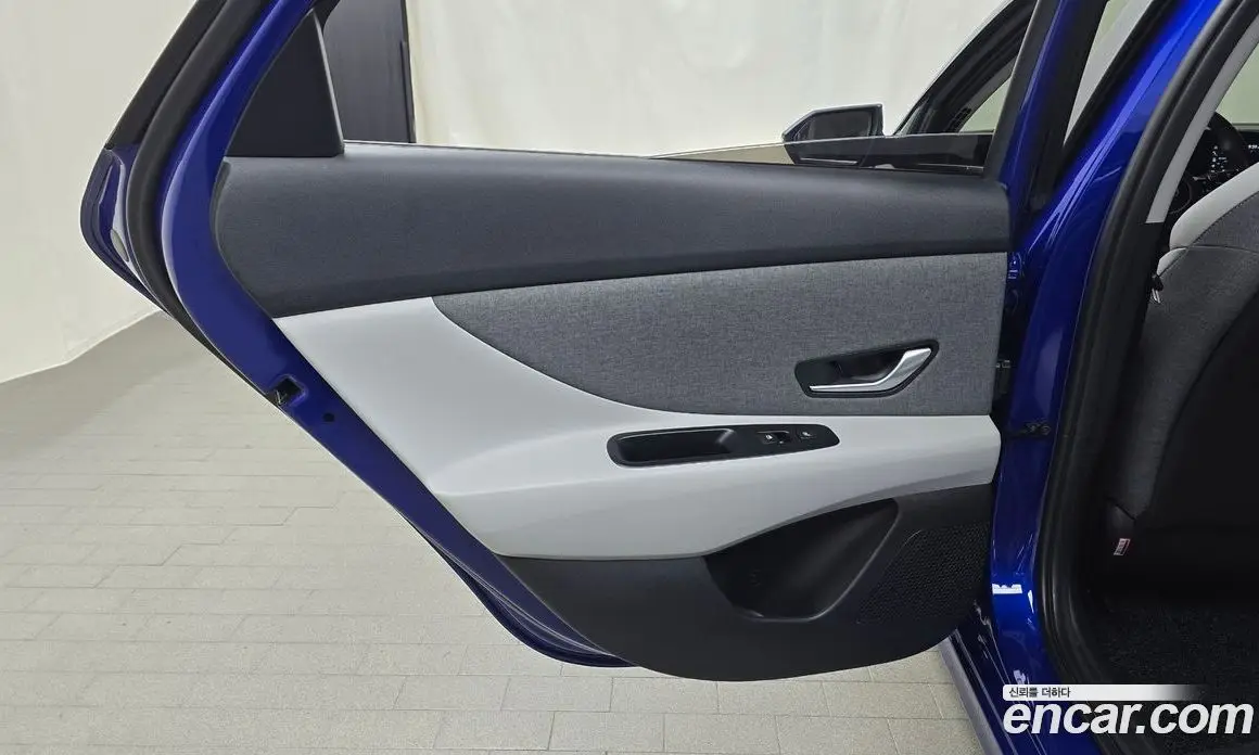 Hyundai Avante 2023 1.6 автомат (гидро), фото 15
