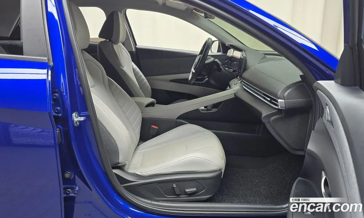 Hyundai Avante 2023 1.6 автомат (гидро), фото 16