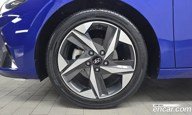 Hyundai Avante 2023 1.6 автомат (гидро), миниатюра 5