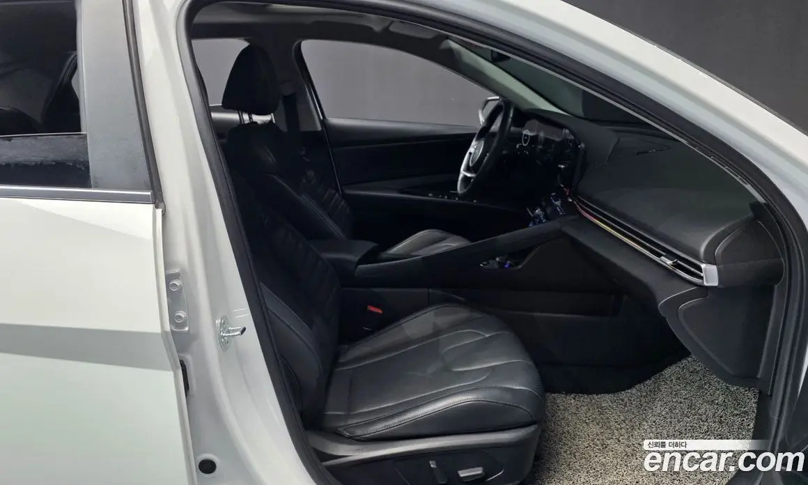 Hyundai Avante 2023 1.6 автомат (гидро), фото 17