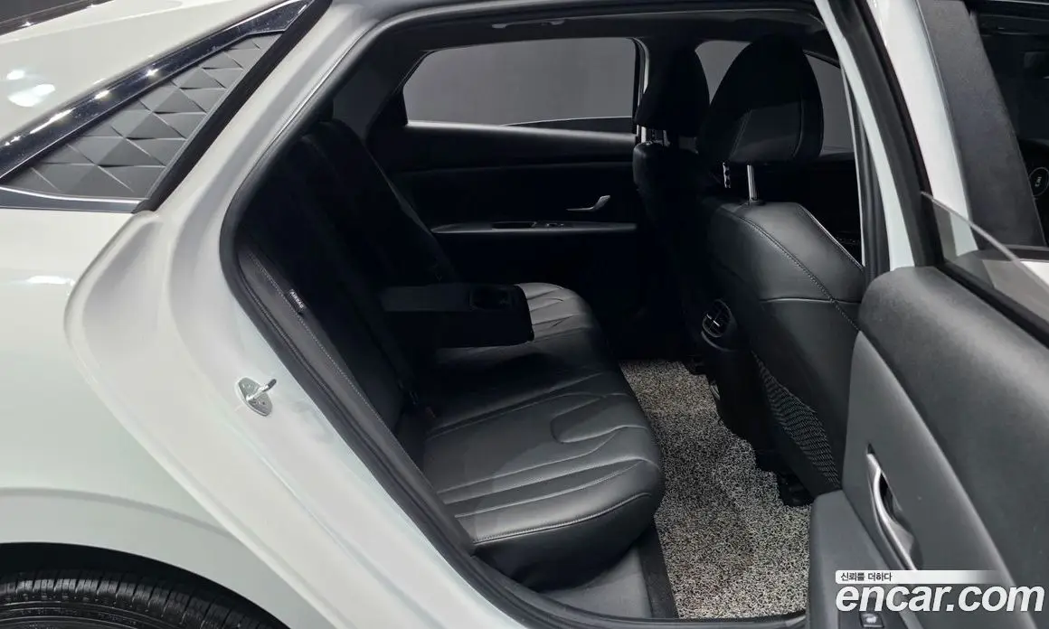 Hyundai Avante 2023 1.6 автомат (гидро), фото 18