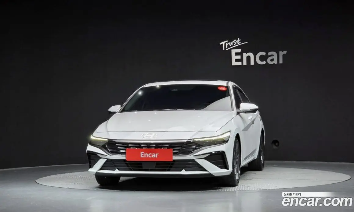 Hyundai Avante 2023 1.6 автомат (гидро), фото 3