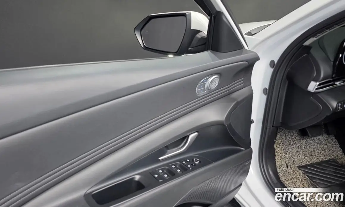 Hyundai Avante 2023 1.6 автомат (гидро), фото 29