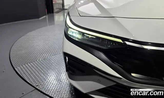 Hyundai Avante 2023 1.6 автомат (гидро), миниатюра 8