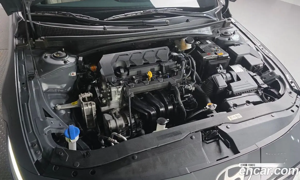 Hyundai Avante 2023 1.6 автомат (гидро), фото 6