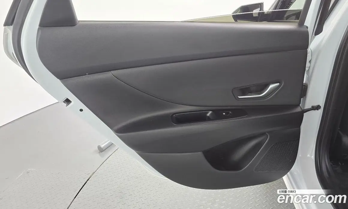 Hyundai Avante 2024 1.6 автомат (гидро), фото 15