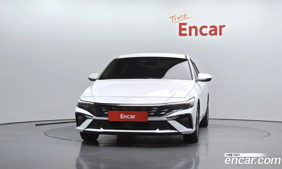 Hyundai Avante 2024 1.6 автомат (гидро), фото 3