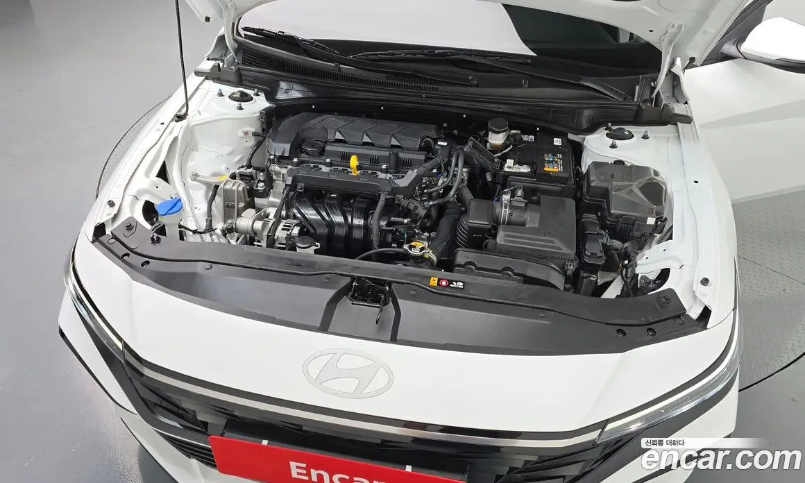 Hyundai Avante 2024 1.6 автомат (гидро), фото 6