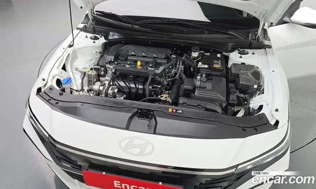 Hyundai Avante 2024 1.6 автомат (гидро), миниатюра 6