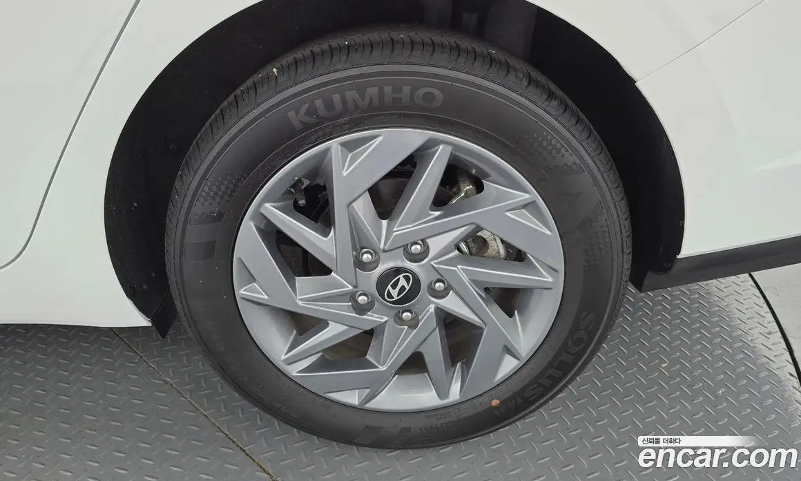Hyundai Avante 2024 1.6 автомат (гидро), фото 7