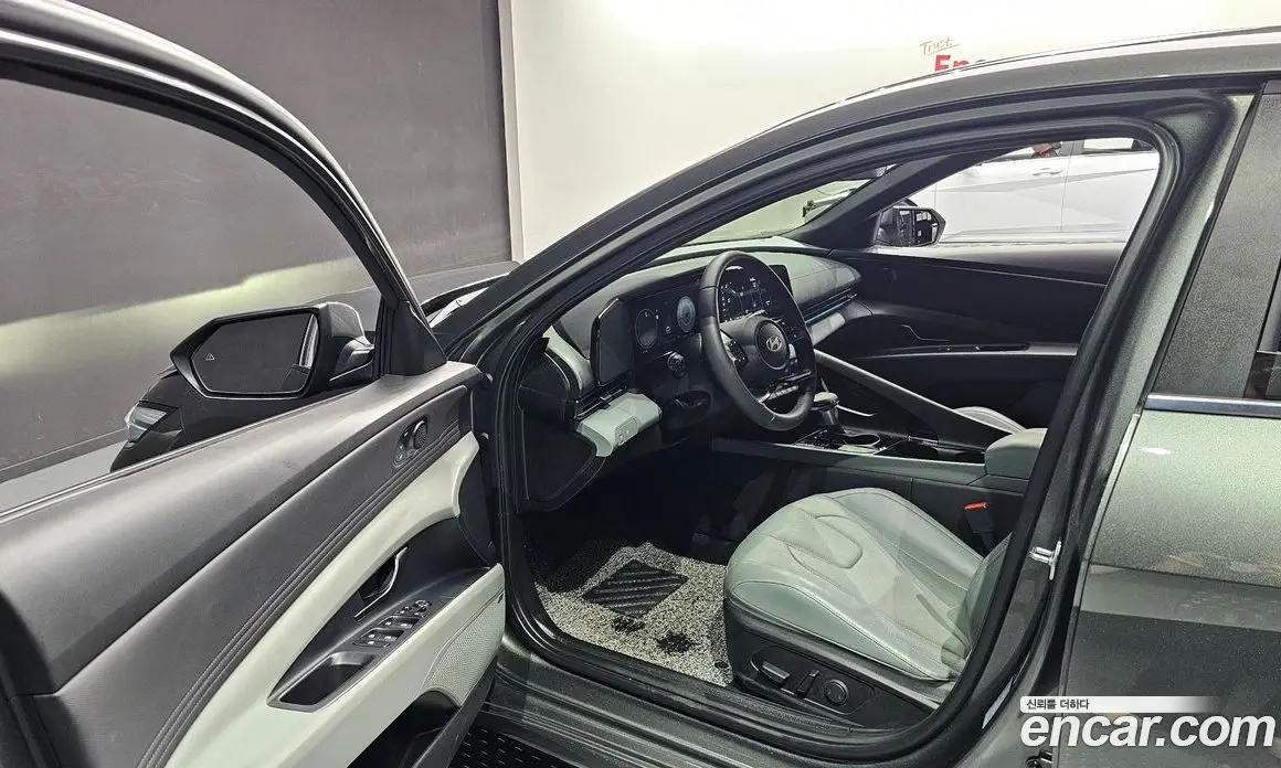 Hyundai Avante 2024 1.6 автомат (гидро), фото 13
