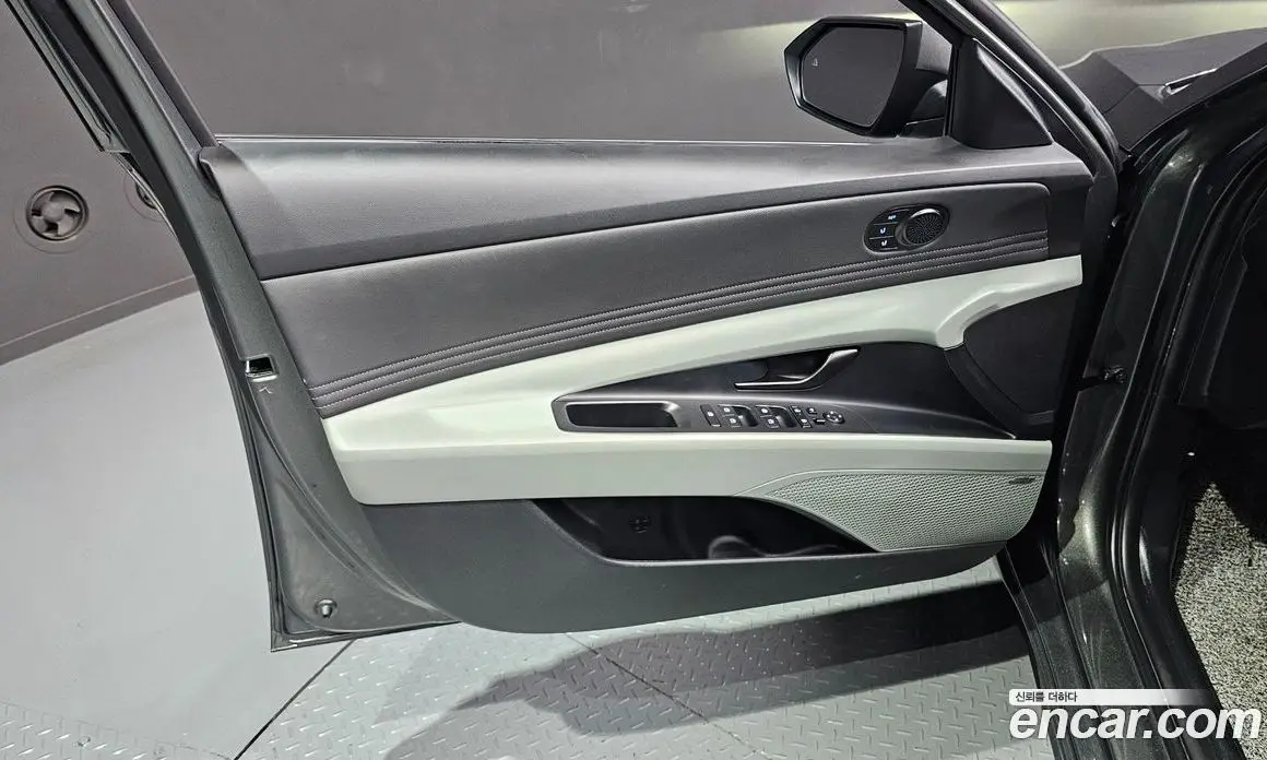 Hyundai Avante 2024 1.6 автомат (гидро), фото 14