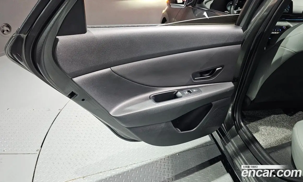 Hyundai Avante 2024 1.6 автомат (гидро), фото 15