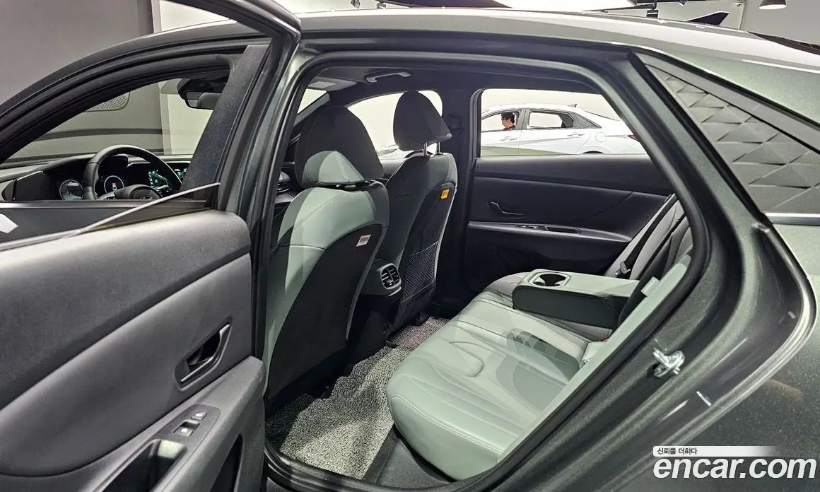 Hyundai Avante 2024 1.6 автомат (гидро), фото 17