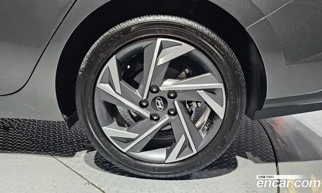Hyundai Avante 2024 1.6 автомат (гидро), миниатюра 7