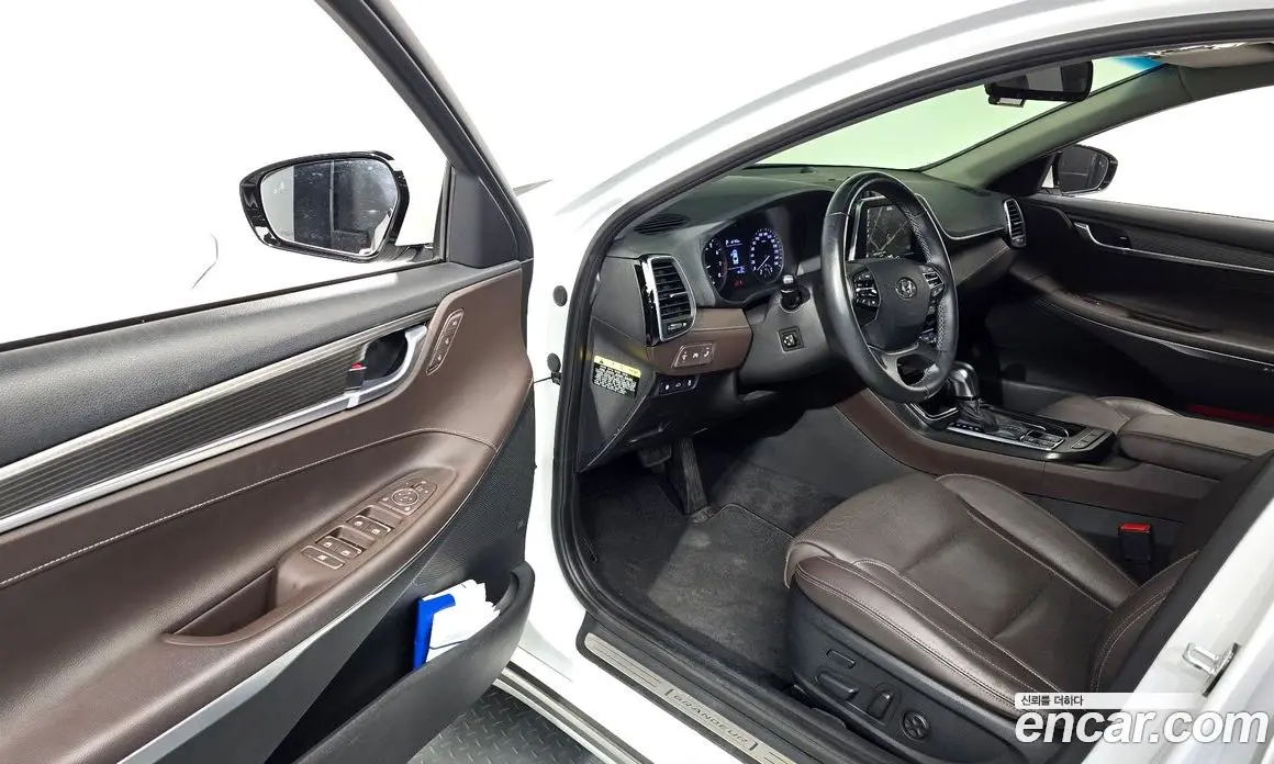 Hyundai Grandeur 2017 2.4 автомат (гидро), фото 12 Hyundai Grandeur 2017 2.4 автомат (гидро), фото 12