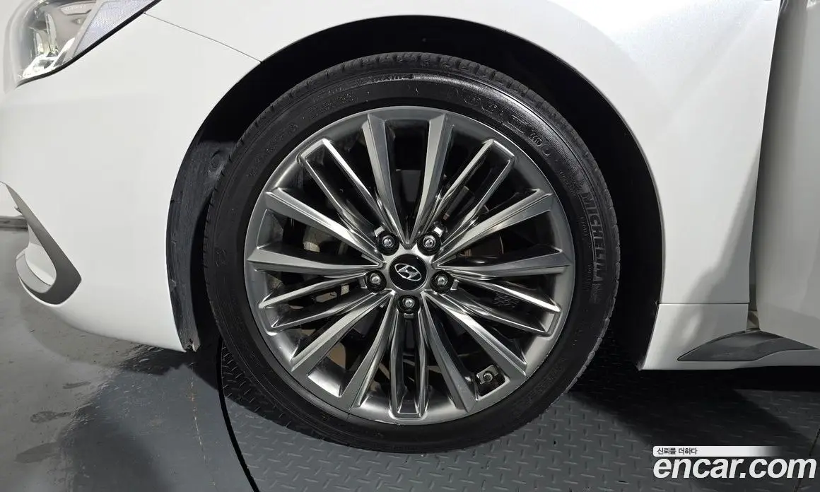 Hyundai Grandeur 2017 2.4 автомат (гидро), фото 4 Hyundai Grandeur 2017 2.4 автомат (гидро), фото 4