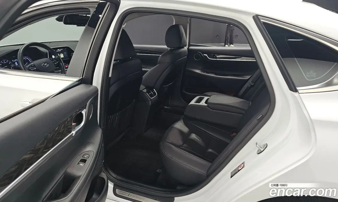 Hyundai Grandeur 2019 2.4 автомат (гидро), фото 12 Hyundai Grandeur 2019 2.4 автомат (гидро), фото 12