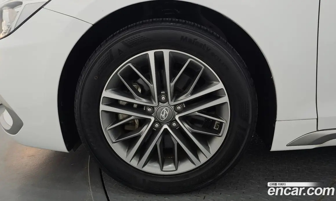 Hyundai Grandeur 2019 2.4 автомат (гидро), фото 5 Hyundai Grandeur 2019 2.4 автомат (гидро), фото 5