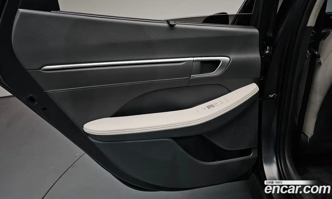 Hyundai Sonata 2023 1.6 автомат (гидро), фото 14