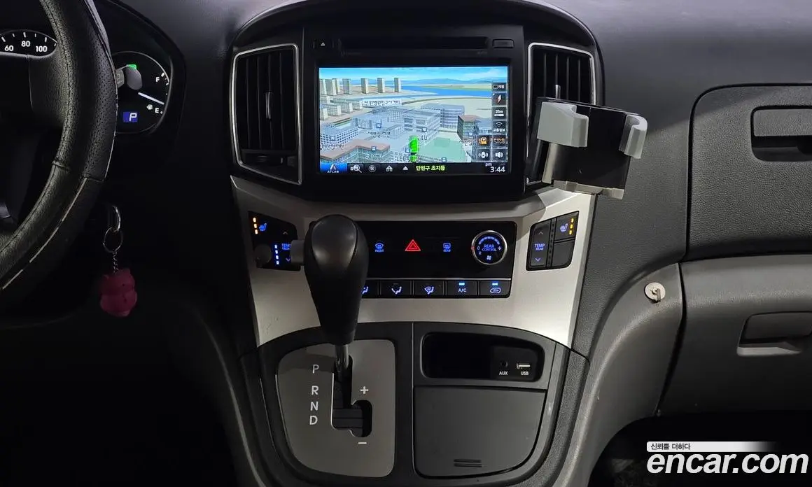 Hyundai Starex 2018 2.5 автомат (гидро), фото 18 Hyundai Starex 2018 2.5 автомат (гидро), фото 18