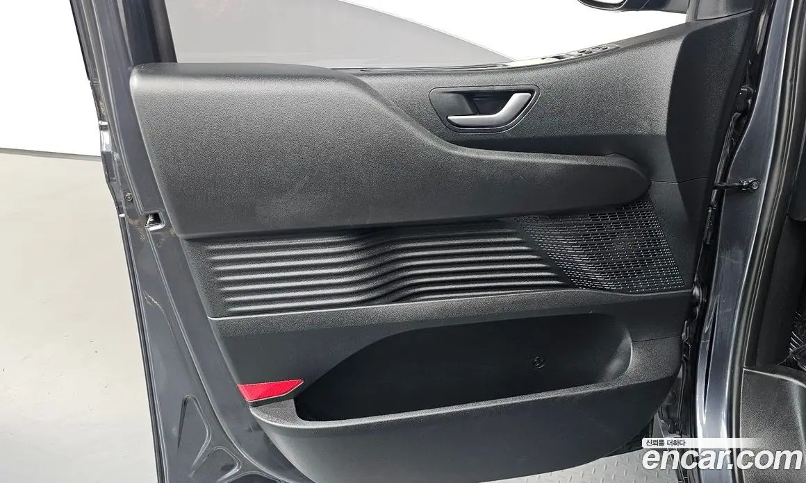 Hyundai Staria 2022 2.2 автомат (гидро), фото 14